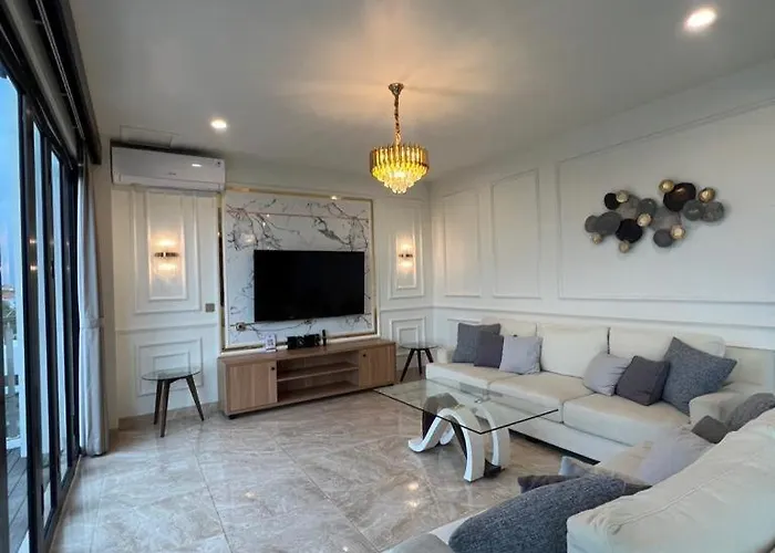 Penthouse Berawa - *